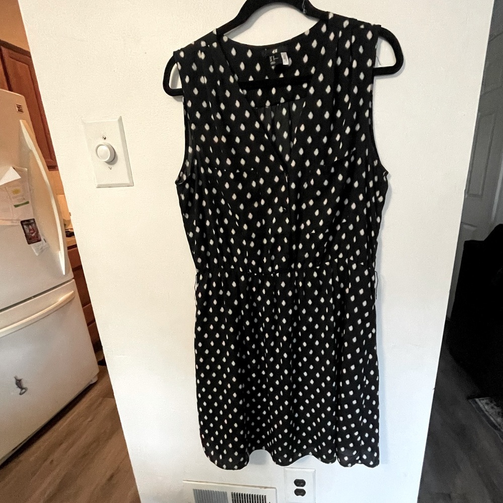 H&M Dress Womens 14 Black White Polka Dot Print V Neck Lined Sleeveless Poly